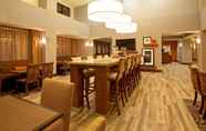 Restoran 7 Hampton Inn & Suites MSP Airport/ Mall of America