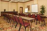 Functional Hall Comfort Suites Yukon - SW Oklahoma City