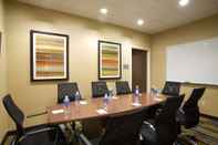 Functional Hall Fairfield Inn & Suites by Marriott Chesapeake Suffolk