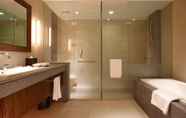 Toilet Kamar 6 Four Points by Sheraton Lhasa