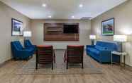 Common Space 3 Comfort Suites Ennis