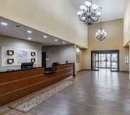 Lobby 2 Comfort Suites Ennis