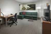 Common Space Springhill Suites by Marriott Chicago Downtown/ River North