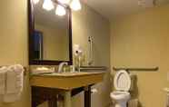 Toilet Kamar 2 Quality Inn Flamingo