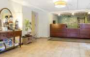 Lobi 4 Quality Inn Flamingo