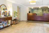 Lobi Quality Inn Flamingo