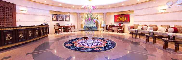 Lobby Tamani Marina Hotel and Hotel Apartments