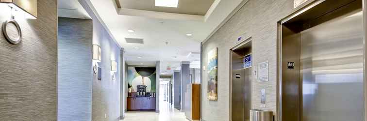 Lobby Fairfield Inn & Suites by Marriott Guelph