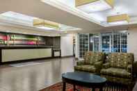 Lobby La Quinta Inn & Suites by Wyndham Fresno Riverpark