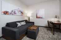 Common Space SpringHill Suites by Marriott Denver Airport