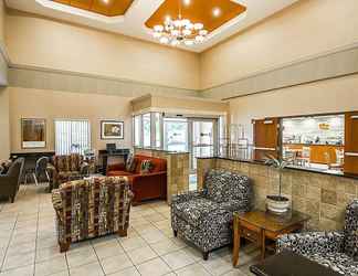 Lobi 2 Quality Inn & Suites Fishkill South near I-84