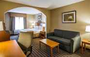 ห้องนอน 2 Quality Inn & Suites Fishkill South near I-84