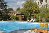 Swimming Pool Hotel El Castell