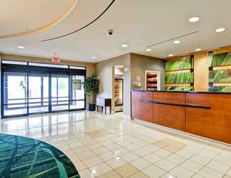 Lobi 2 Springhill Suites by Marriott Erie