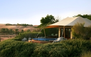 สระว่ายน้ำ 7 Al Maha, A Luxury Collection Desert Resort & Spa, Dubai