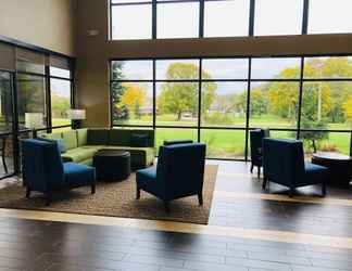 Lobby 2 Comfort Suites South