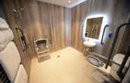 In-room Bathroom 3 Hotel Bannatyne Durham