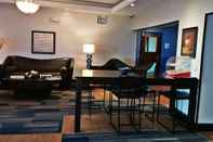 Bar, Kafe, dan Lounge Holiday Inn Express & Suites Miami, an IHG Hotel