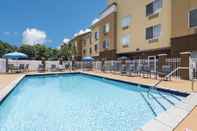 Swimming Pool Fairfield Inn & Suites Marianna