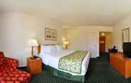 Bedroom 3 Fairfield Inn & Suites Marianna
