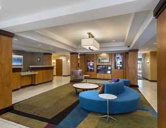 Lobi 2 Fairfield Inn & Suites Marianna