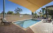 Swimming Pool 2 Quest Alice Springs