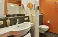 In-room Bathroom 3 Best Western Plus Konrad Zuse Hotel