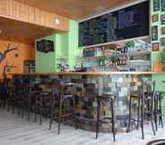 Bar, Kafe, dan Lounge 3 Equity Point Budapest - Hostel