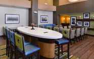 บาร์ คาเฟ่ และเลานจ์ 6 Hampton Inn & Suites St. Louis-Edwardsville