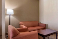 Common Space Comfort Suites Granbury