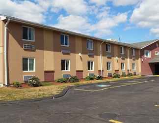 Bangunan 2 Americas Best Value Inn Foxboro