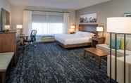 Bedroom 5 Delta Hotels by Marriott Huntington Mall