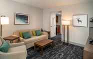 Ruang untuk Umum 4 Delta Hotels by Marriott Huntington Mall