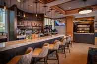 Bar, Kafe, dan Lounge Delta Hotels by Marriott Huntington Mall