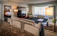 Ruang untuk Umum 7 Delta Hotels by Marriott Huntington Mall