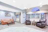 Lobby Microtel Inn & Suites by Wyndham Bath
