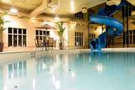 Swimming Pool Holiday Inn Express & Suites Grande Prairie, an IHG Hotel