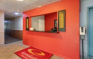 Lobby 7 Econo Lodge & Suites Granite City