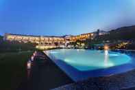 Hồ bơi L'Ea Bianca Luxury Resort