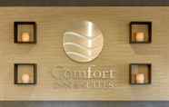 Lobi 6 Comfort Inn & Suites