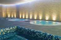 Hồ bơi Hotel Granada Palace
