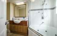 In-room Bathroom 6 Landmark Resort