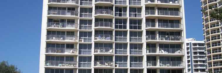 Exterior Golden Sands on the Beach