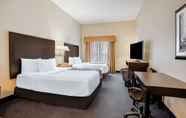 Bedroom 2 La Quinta Inn & Suites by Wyndham Mt. Laurel - Philadelphia