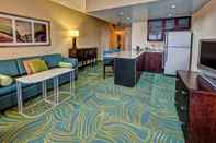 Common Space SpringHill Suites Marriott Norfolk Old Dominion University