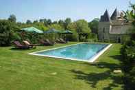 Swimming Pool Chateau De Vauloge