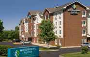 Exterior 2 WoodSpring Suites Kansas City Lenexa