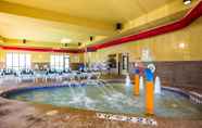 Swimming Pool 4 Comfort Suites Oshkosh