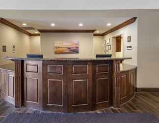 Lobby 2 Comfort Suites Oshkosh