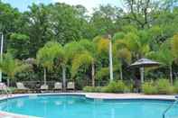 Swimming Pool Hampton Inn & Suites Tampa-Wesley Chapel